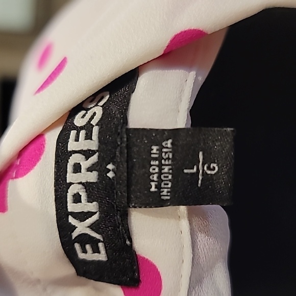 Express white button down blouse with pink polkadots - Picture 5 of 6